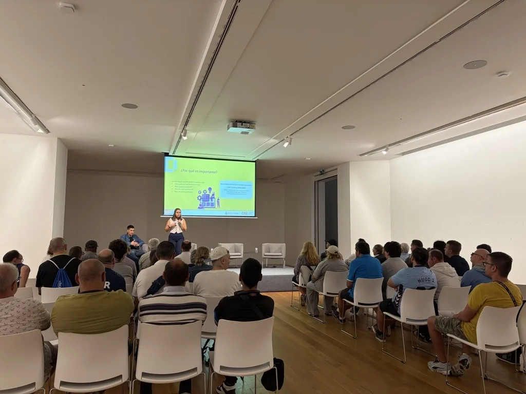 Presentación de Observa Galicia durante el cierre de InnovArte